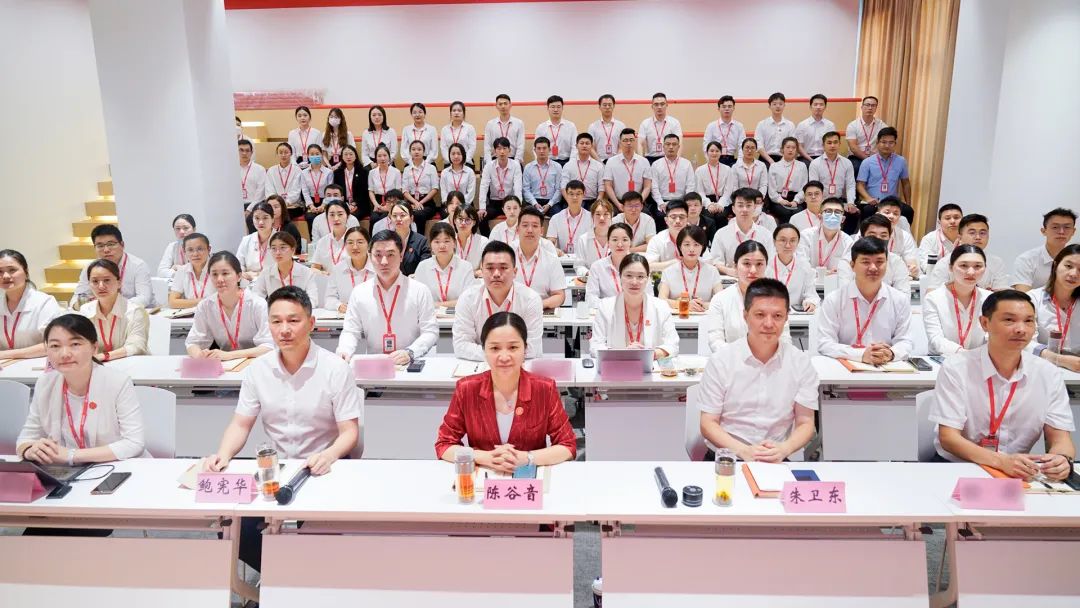 燃情征戰(zhàn)，決勝?zèng)Q戰(zhàn)下半年！東方龍商務(wù)集團(tuán)成功舉行6-7月份月度總結(jié)會(huì)