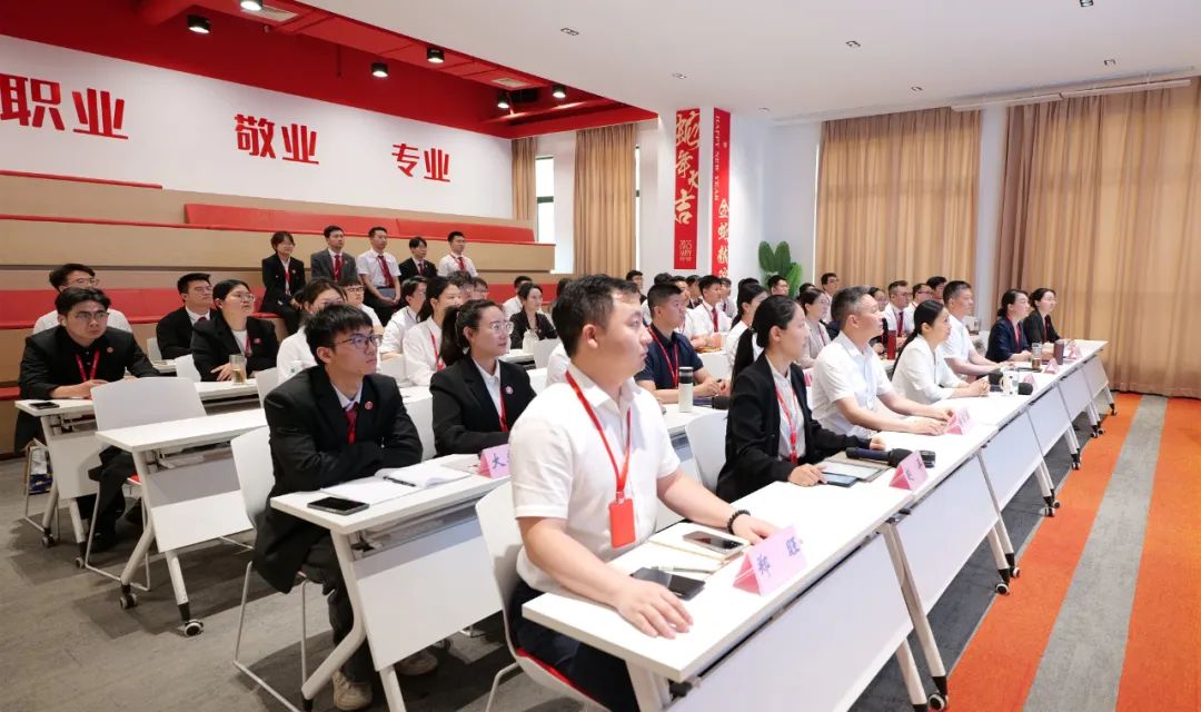 聚集大產(chǎn)業(yè)、大鏈主項(xiàng)目，帶動(dòng)大發(fā)展！5月下旬，集團(tuán)共31個(gè)優(yōu)質(zhì)投資選址項(xiàng)目通過評(píng)估